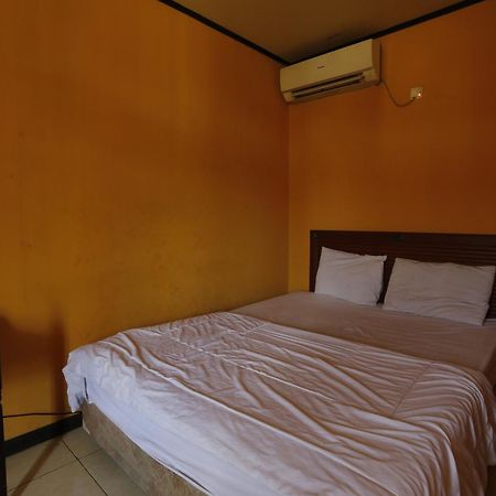Oyo 93119 Guest House Leo Patra Muara Badak Exteriör bild