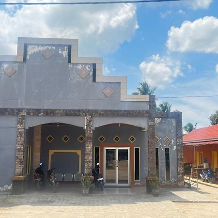 Oyo 93119 Guest House Leo Patra Muara Badak Exteriör bild