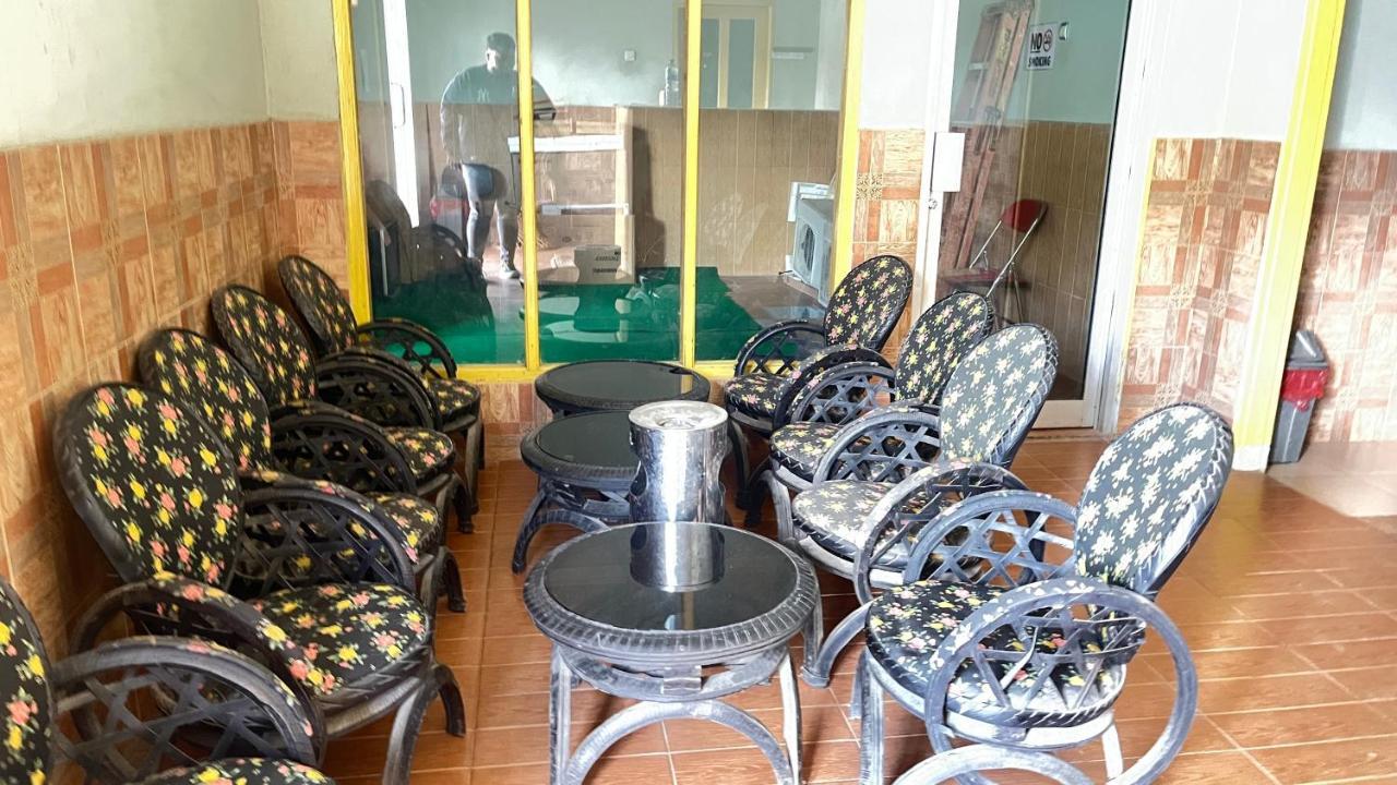 Oyo 93119 Guest House Leo Patra Muara Badak Exteriör bild