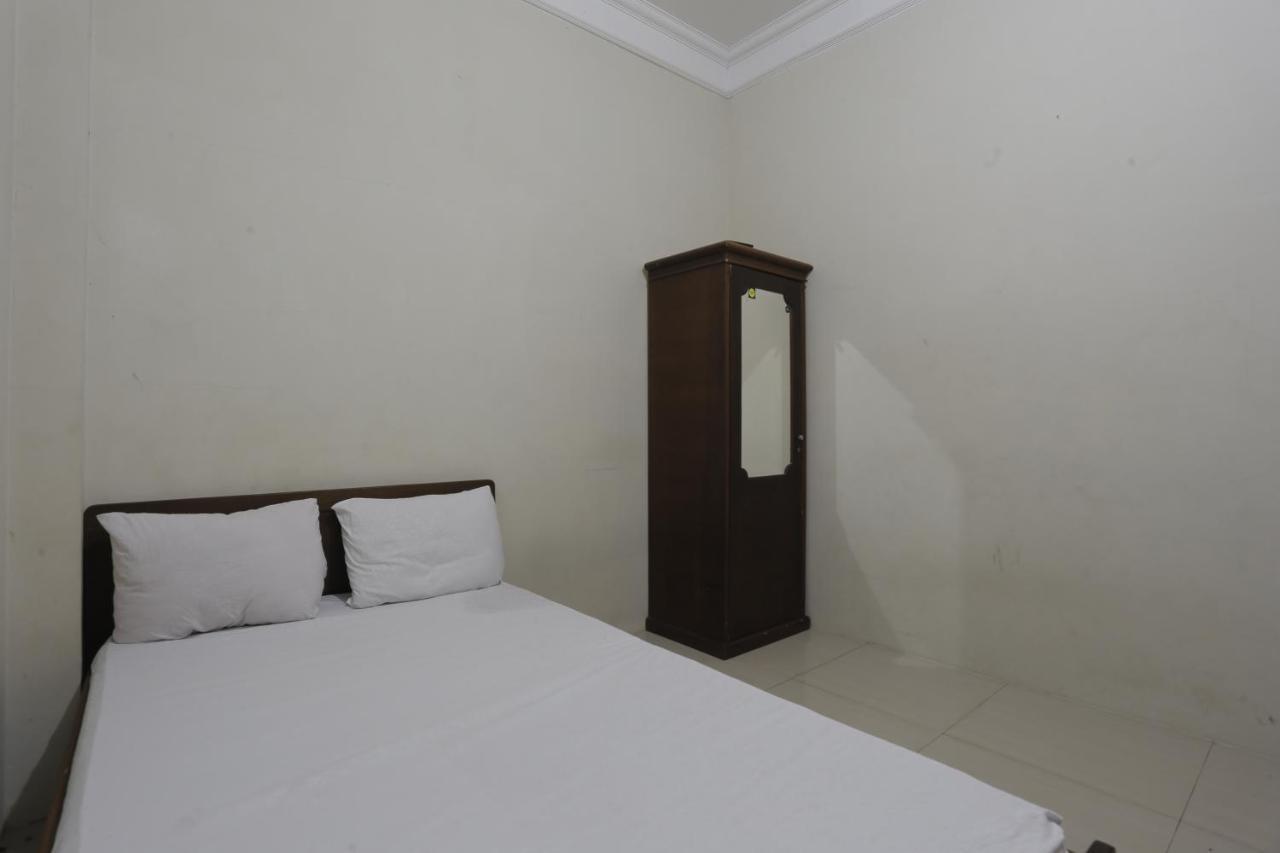 Oyo 93119 Guest House Leo Patra Muara Badak Exteriör bild