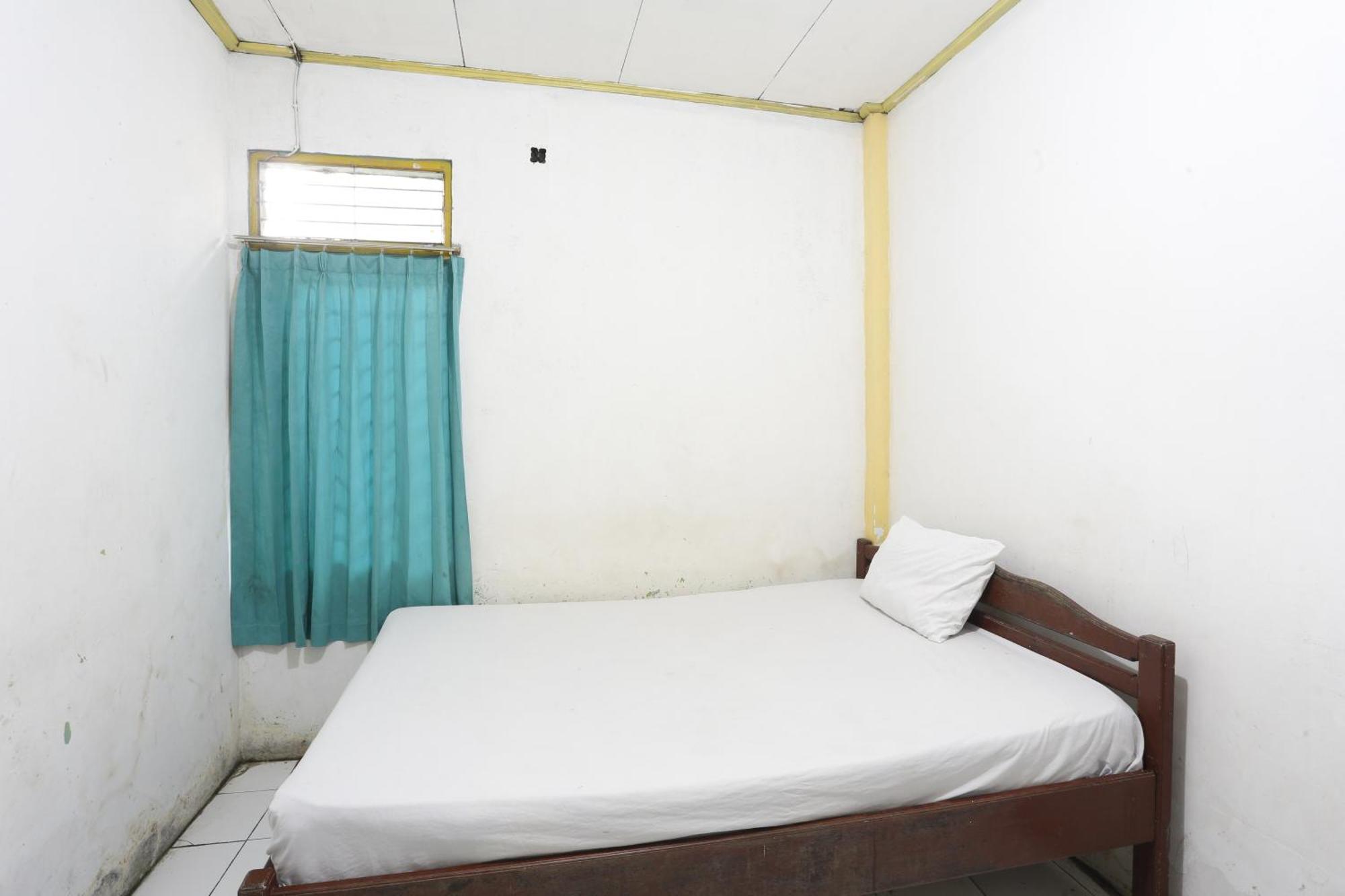 Oyo 93119 Guest House Leo Patra Muara Badak Exteriör bild